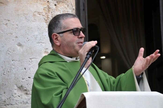Arcivescovo Gaeta Luigi Vari